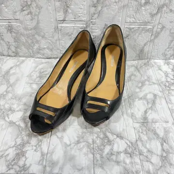 ARTISAN 에나멜 펌프스 천연 가죽 오픈토 이탈리아제 블랙