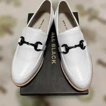 ALL BLACK 화이트 로퍼