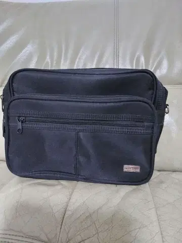 UNITED CLASSY. 블랙 2way 사양 숄더백