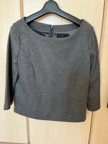 UNTITLED 그레이 7부 소매 상의와 타이트 스커트 세트