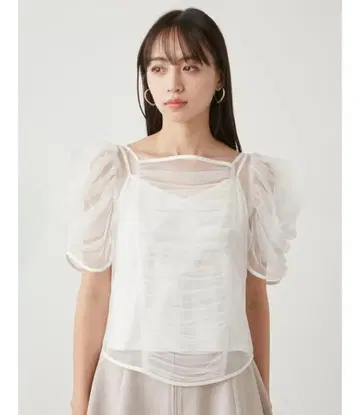 SNIDEL 개더 퍼프 슬리브 튤 TOPS