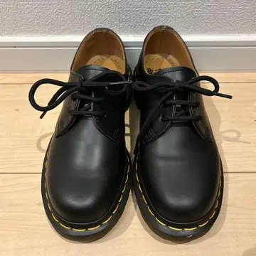 닥터마틴 3홀 UK3 22cm
