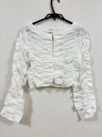 MOUSSY 프릴 화이트 크롭 셔츠