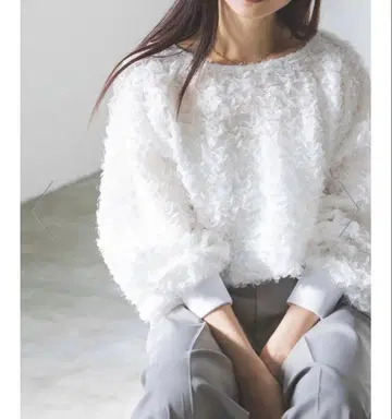 PROVOKE/프로보크 Petal Motif 풀오버