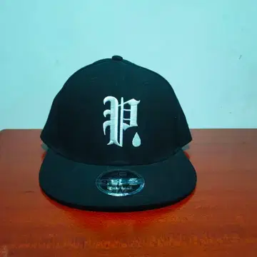 인기 PHATRNK x SRVNTZ 팻랭크 캡 하기가와라 착용