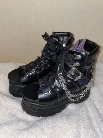 Yosuke 통굽 샌들