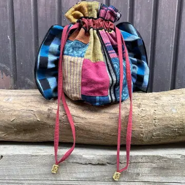 핸드메이드 수직 원단과 염색 줄무늬 복조리 백