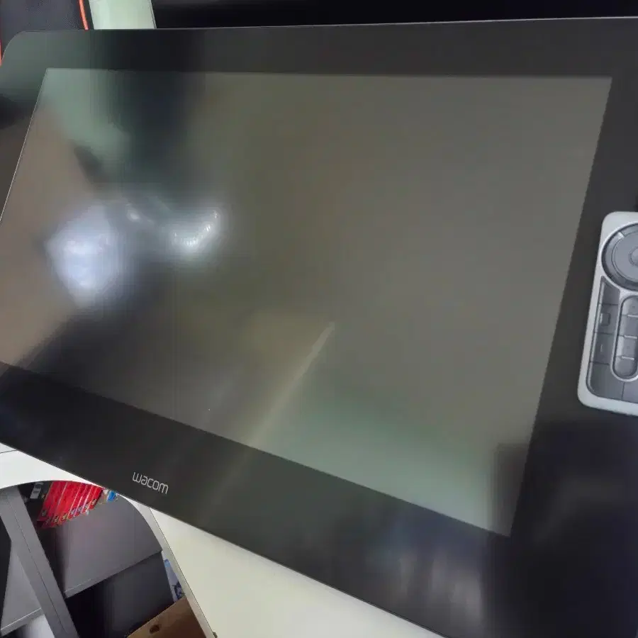 Wacom Cintiq 27QHD + Ergo Stand (DTK-2700) #와콤,#신티크,#액정타블렛,#와콤타블렛,#와콤신티크 on  Bunjang Global Site.