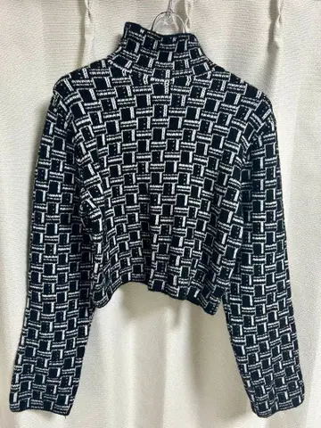 ZARA 크롭 터틀넥 니트