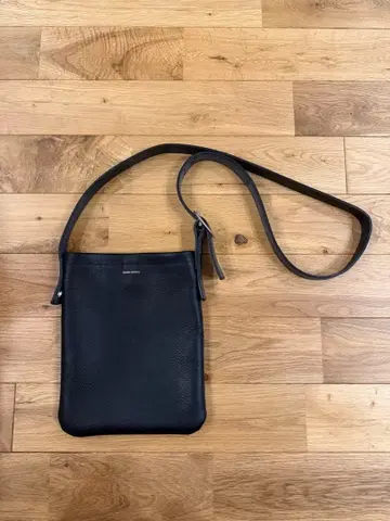 핸더 스킴 가죽 사코슈