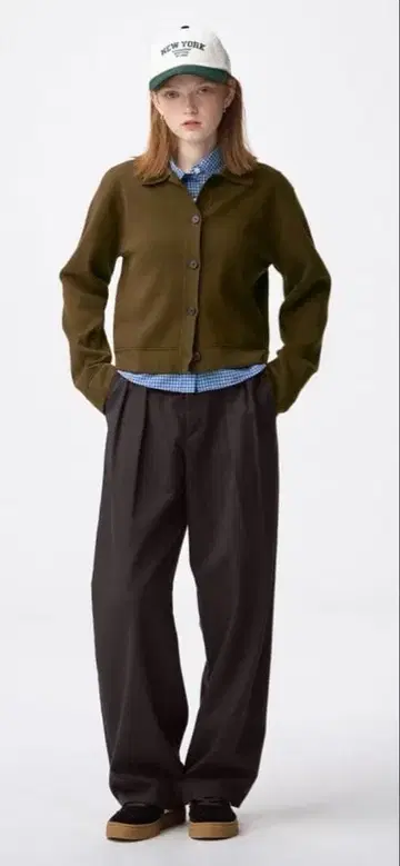 GU 치노 배럴 레그 턱 팬츠 다크 브라운 M 사이즈