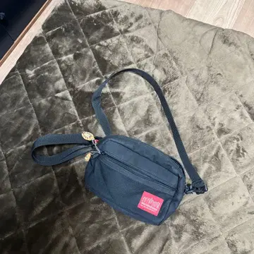 블랙 나일론 숄더백