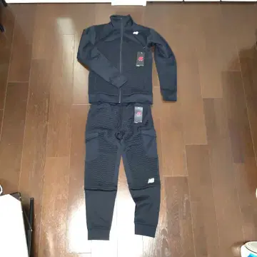 뉴발란스 Fortitech Heatloft 상하의 세트 블랙