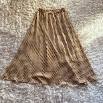 새상품급 플레어 스커트 F 도트 무늬 허리밴딩 베이지 종아리 기장 귀여운