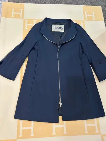 Herno 네이비 롱 코트 44