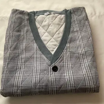 그레이 계열 체크 퀼팅 베스트