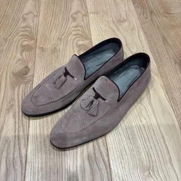 매그너니 스웨이드 태슬 로퍼 43