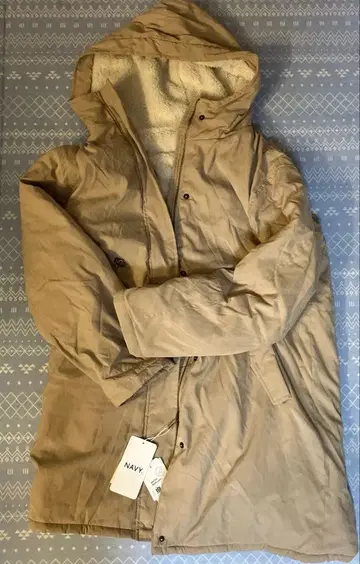 NAVY. 베이지 모즈 코트