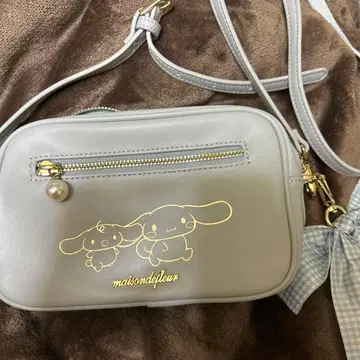 Maison de FLEUR 숄더백 시나모롤 시나몬