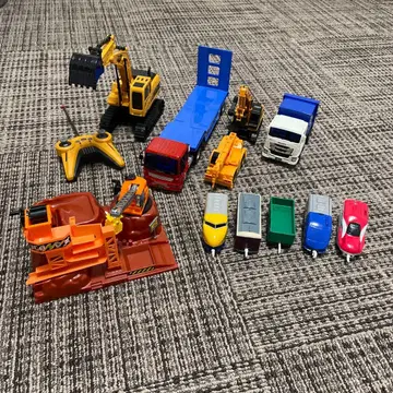 일하는 자동차 묶음 판매