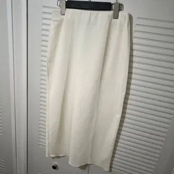 ZARA 화이트/아이보리 스커트 M