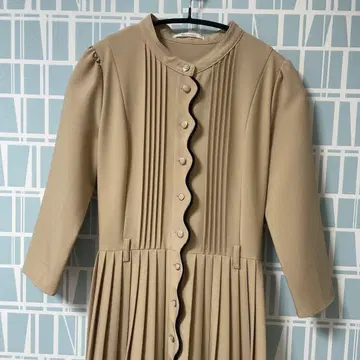 REDYAZEL 스캘럽 플리츠 원피스