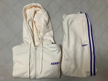 NERDY 크림색 저리 셋업