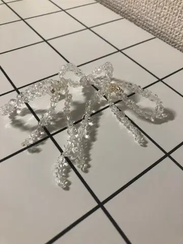 H&M x Simone rocha 크리스탈 비즈 리본형 귀걸이