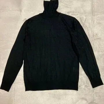 [ 캐서린 뮤지엄 ] 터틀넥 스웨터 L 사이즈 블랙