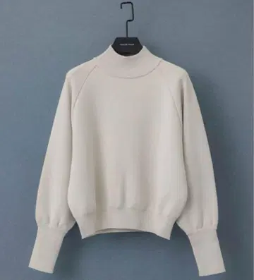 UNITED TOKYO 볼륨 슬리브 니트 아이보리 사이즈 1