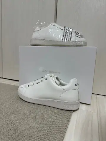 A.P.C. sacai 스니커즈 화이트 미사용 새상품