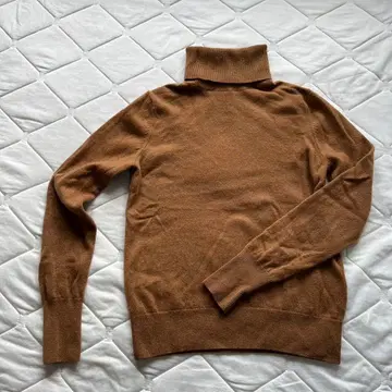 유니클로 캐시미어 터틀넥 스웨터 니트 s 사이즈