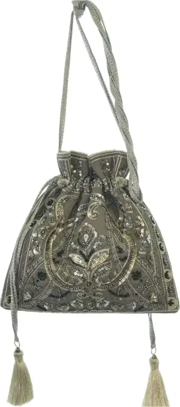 NE QUITTEZ PAS 자수 비즈 장식 그레이 복조리 숄더백
