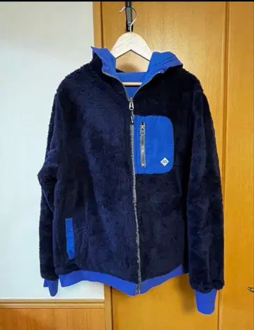 gym master 리버서블 보아x타스론 후드 자켓 M 사이즈