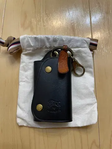 일비종떼 IL BISONTE 키케이스