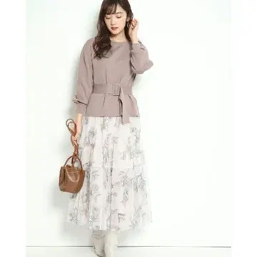 JUSGLITTY 저스길리티 아트 플라워 플리츠 스커트 꽃무늬