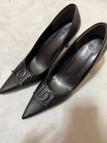 다리치 펌프스 블랙