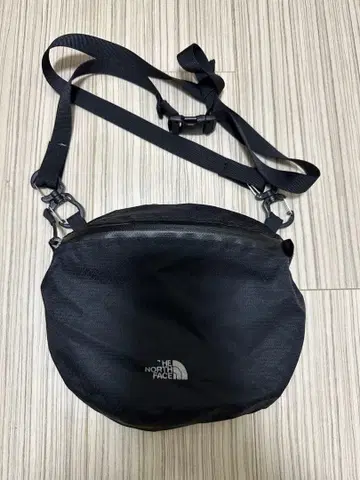 THE NORTH FACE 블랙 숄더백