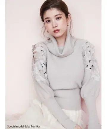 [ 새상품급 ] SNIDEL 스나이델 자수 숄더 니트 풀오버