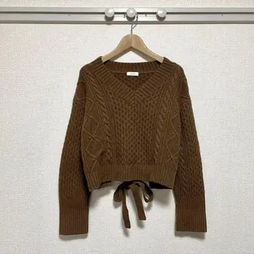 [ 새상품급 ] LOWRYS FARM 케이블 V넥 니트