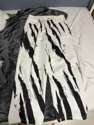 화이트 와이드 팬츠