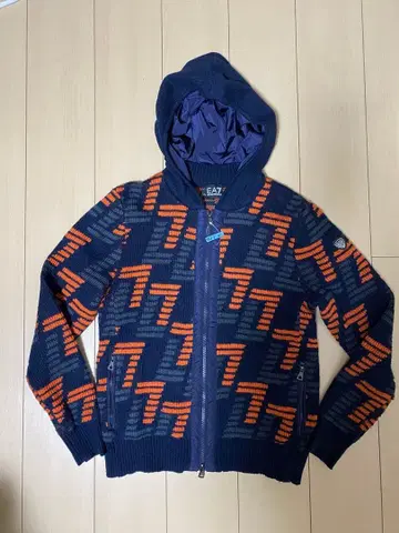 EA7 네이비 오렌지 니트 후드 후드티