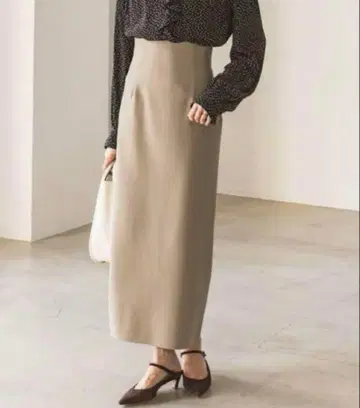 새상품급! noble 저지 라이크 컬러 타이트 스커트 베이지 38