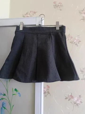 다크 그레이 플리츠 스커트 울 혼방