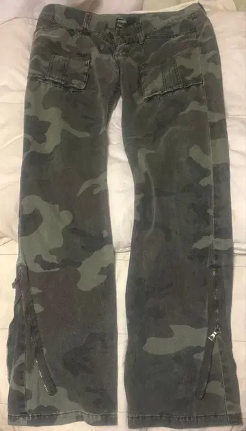 semantic design 카모플라쥬 팬츠