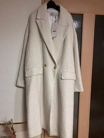 ZARA 화이트 롱 코트 더블 버튼