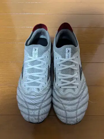 미즈노 축구화 스파이크 화이트