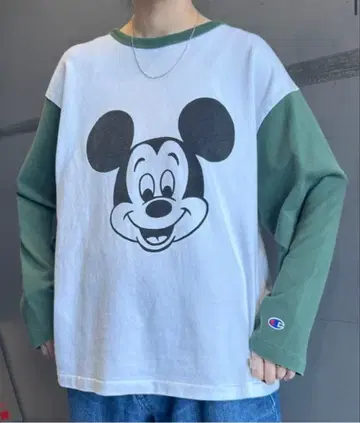 미사용 새상품 BOY 별주 Champion 미키마우스 풋볼T