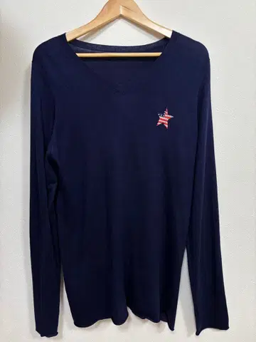 루시안 펠라피네 네이비 긴팔 니트