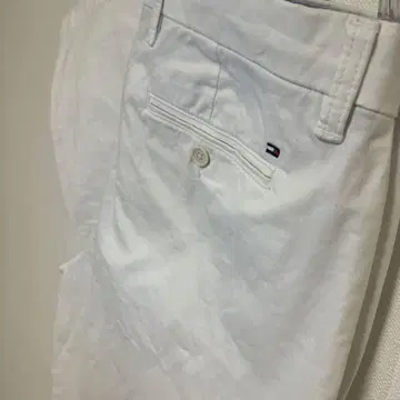 타미힐피거 화이트 치노 팬츠